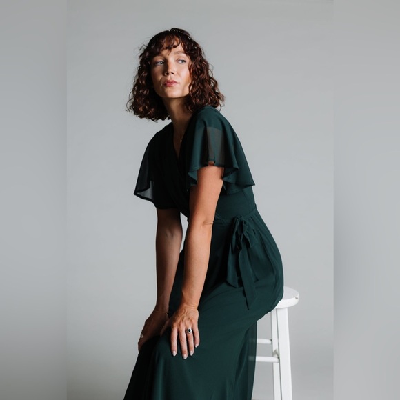 CALLED TO SURF Arbor Naples Flutter Sleeve Wrap Dress In Forest Green - Picture 2 of 7